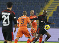 Spor Toto Süper Lig'de 9. haftanın son maçında Başakşehir, Beşiktaş'ı konuk etti. 