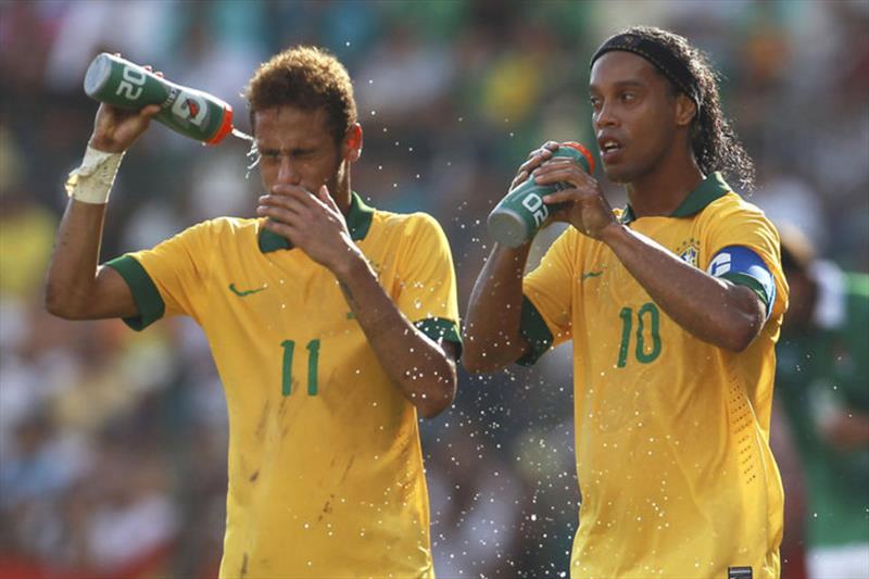 Ronaldinho'dan şaşırtan hamle