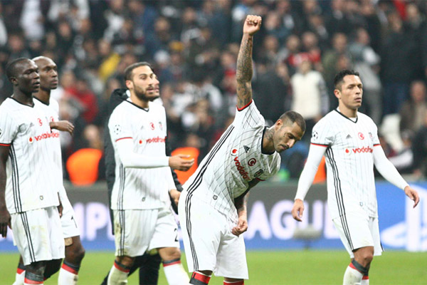 UEFA, Şampiyonlar Ligi'nde oynanan maçlardaki en iyi 6 geri dönüşü belirledi. 