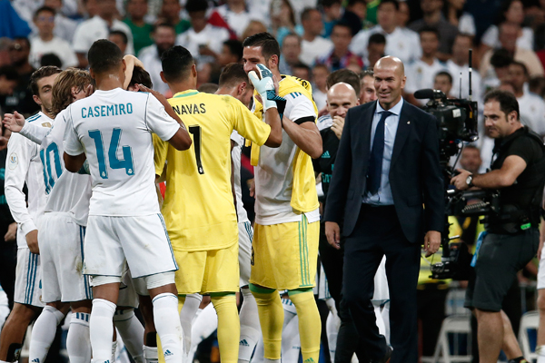 Real Madrid, Barcelona karşısında İspanya Süper Kupası'nı kazanırken hiç zorlanmadı. 
