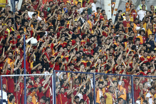 Süper Lig'de sezona iyi başlayan Galatasaray, kombine bilet satışında zirvede yer alıyor.
