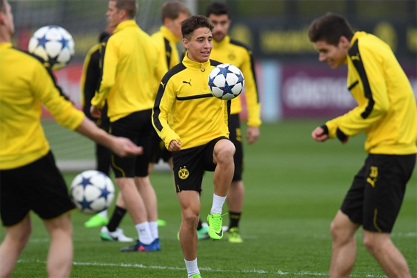 Transfer döneminde Medipol Başakşehir'den 15 milyon Euro'ya Cengiz Ünder ve Brondby'nin Türk asıllı futbolcusu Rezan Çorlu'yu kadrosuna katan Roma, gözünü bir başka Türk, Emre Mor'a çevirdi. (Kaynak:DHA)
