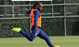 Victor Moses ilk antrenmanına çıktı