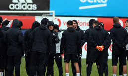 Beşiktaş'ta yönetim kolları sıvadı
