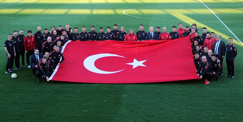 Şenol Güneş sahaya indi