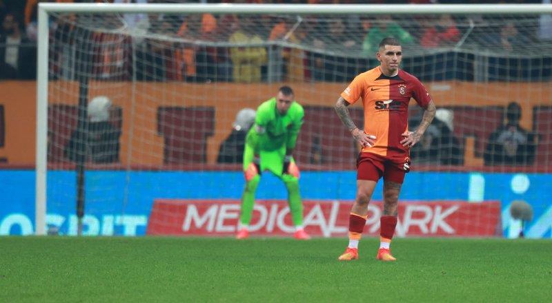 Spor Toto Süper Lig'in 11. hafta karşılaşmasında Galatasaray ile Corendon Alanyaspor karşı karşıya geldi. Mücadele 2-2 beraberlik ile sona erdi. Karşılaşmanın öne çıkan notları ise burada...