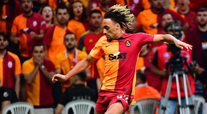 Galatasaray'ın formda sağ beki Sacha Boey için flaş bir iddia ortaya atıldı.
